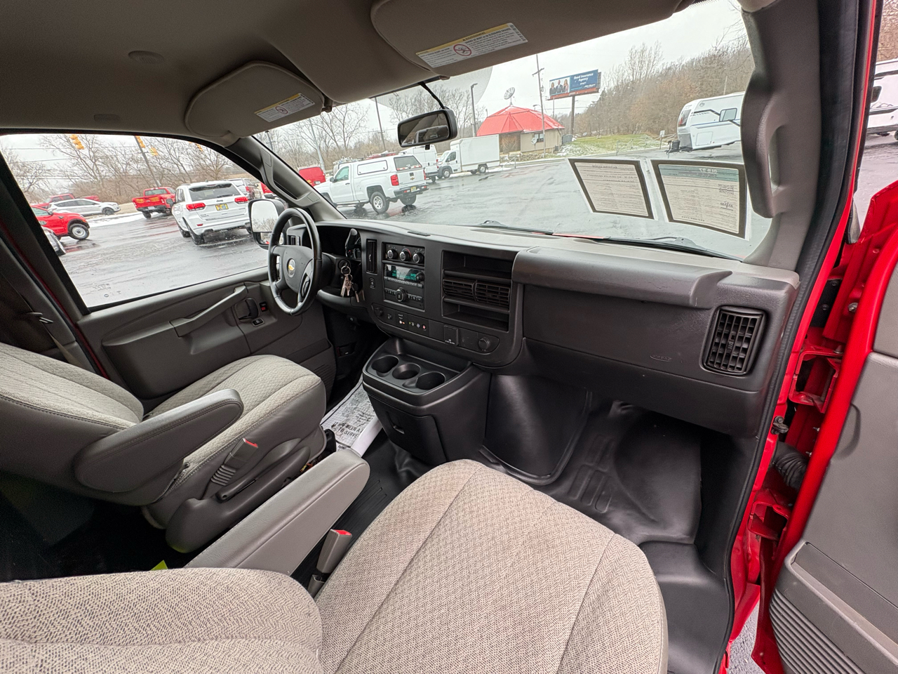 Chevrolet Express Cargo Van RWD 2500 135" 2020