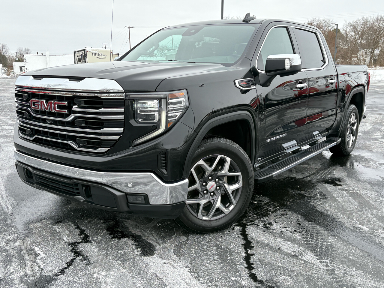 2023 GMC Sierra 1500 4WD Crew Cab 147" SLT