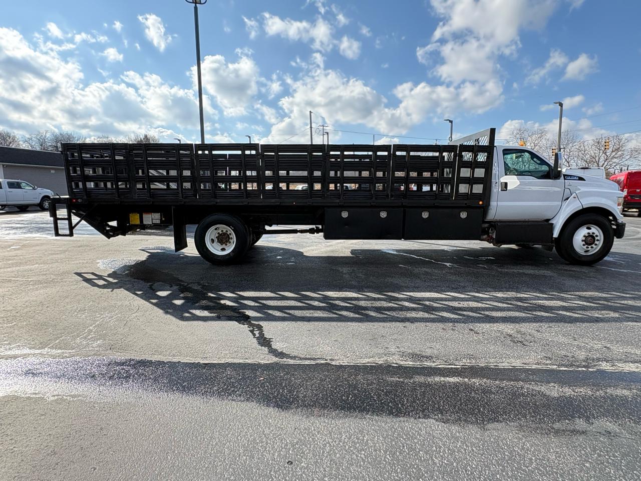 Ford Super Duty F-750 Straight Frame Reg Cab 2018
