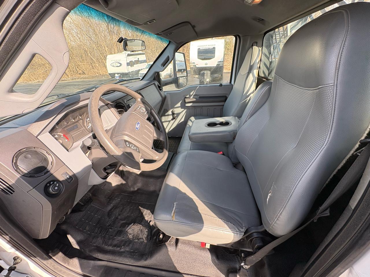 Ford Super Duty F-750 Straight Frame Reg Cab 2018