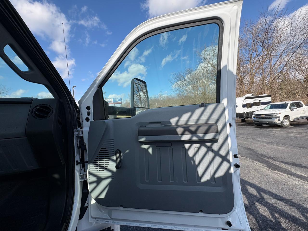 Ford Super Duty F-750 Straight Frame Reg Cab 2018
