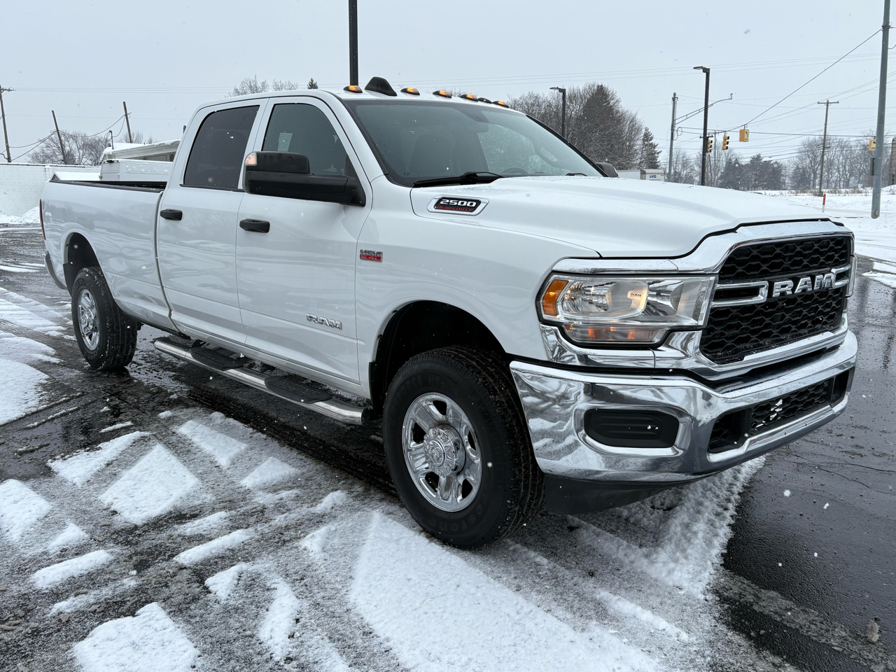 RAM 2500 Tradesman 4x4 Crew Cab 8' Box 2022