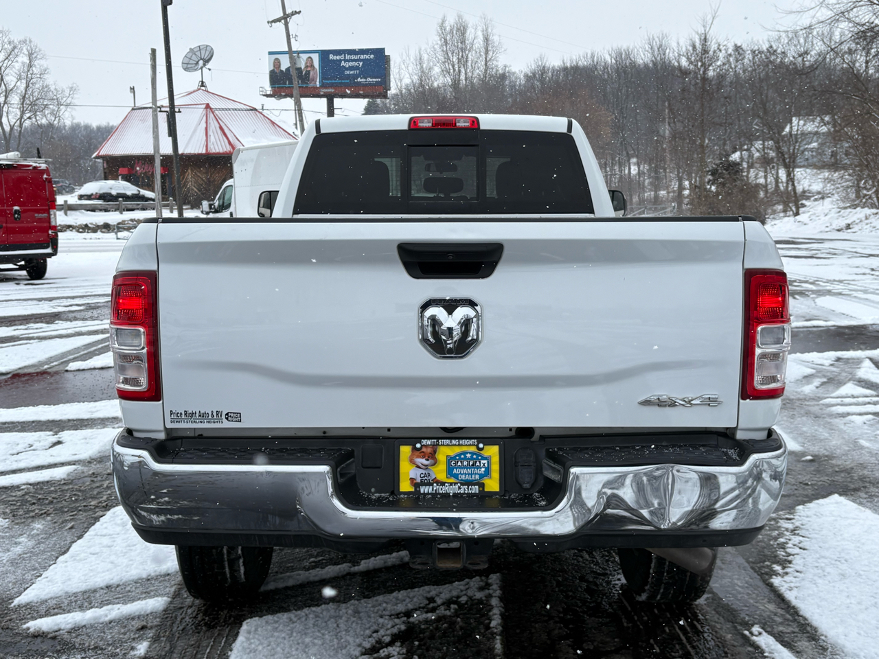 RAM 2500 Tradesman 4x4 Crew Cab 8' Box 2022