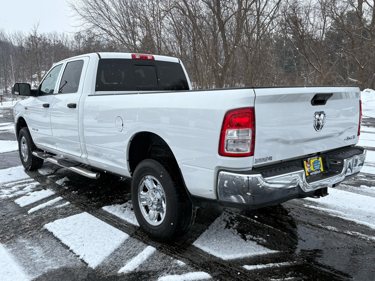 RAM 2500 Tradesman 4x4 Crew Cab 8' Box 2022