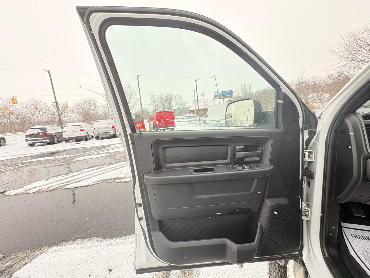 RAM 2500 Tradesman 4x4 Crew Cab 8' Box 2022