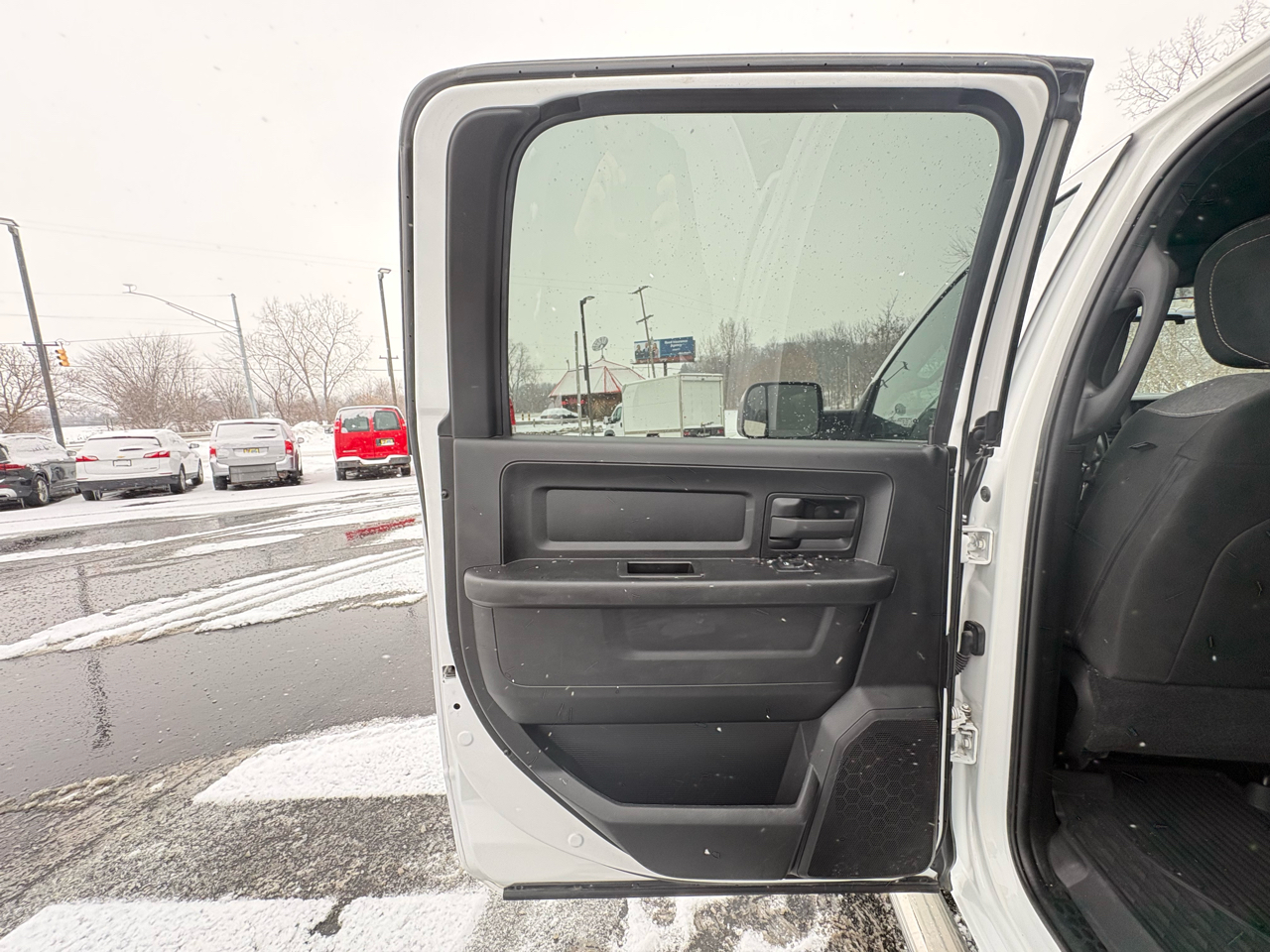 RAM 2500 Tradesman 4x4 Crew Cab 8' Box 2022