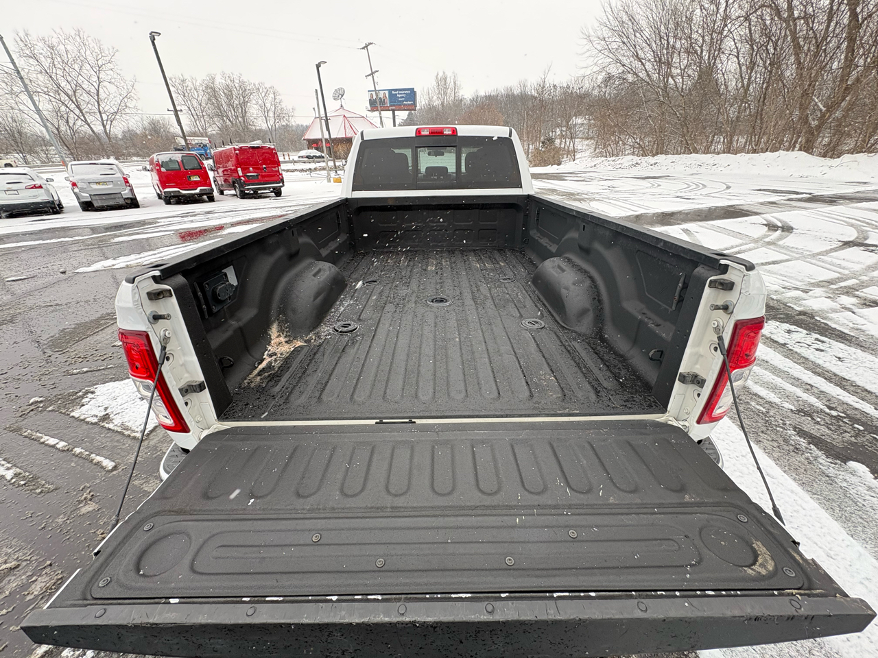 RAM 2500 Tradesman 4x4 Crew Cab 8' Box 2022