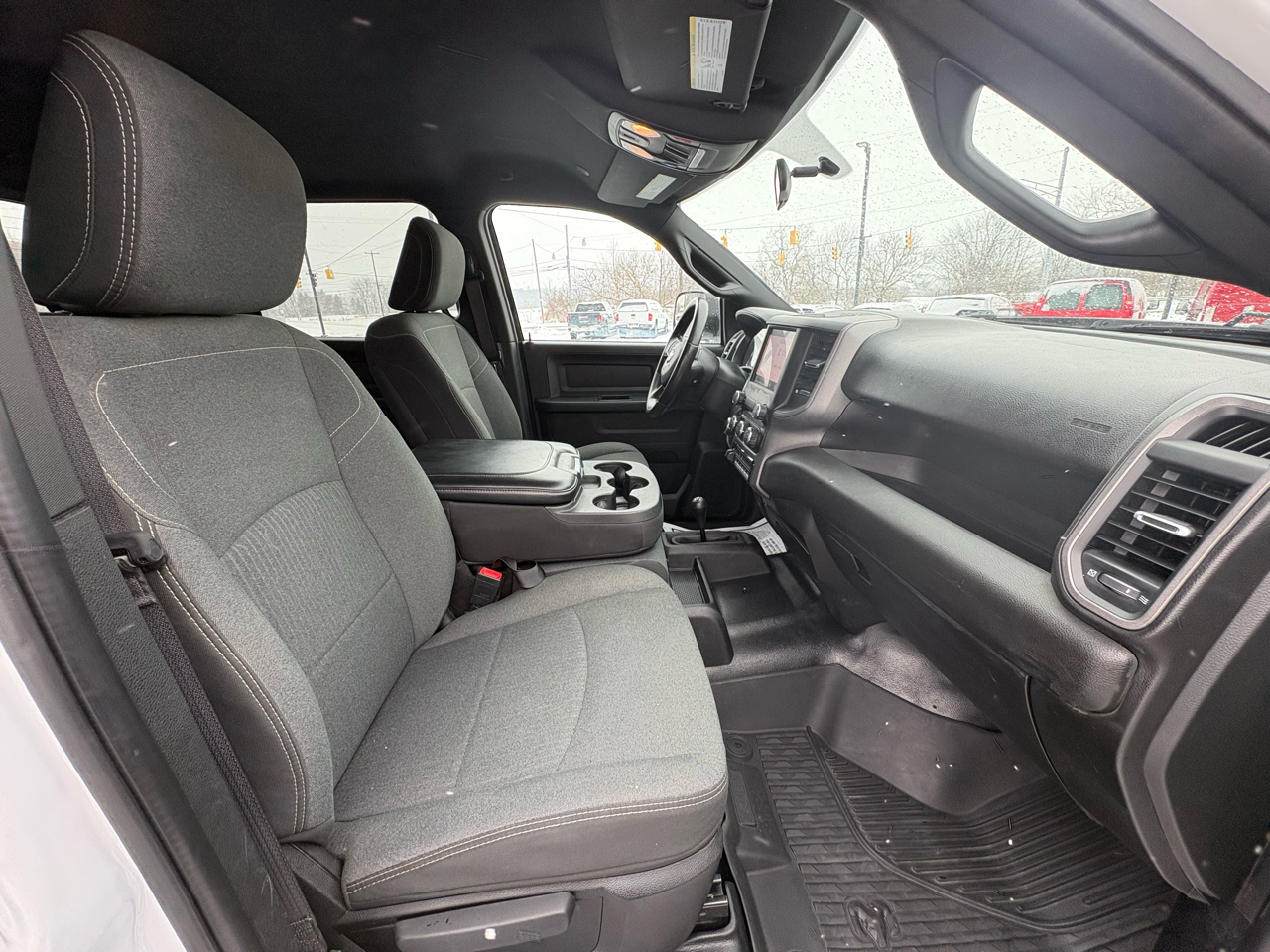 RAM 2500 Tradesman 4x4 Crew Cab 8' Box 2022