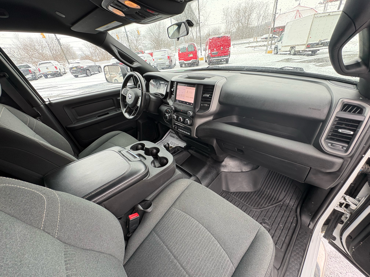 RAM 2500 Tradesman 4x4 Crew Cab 8' Box 2022