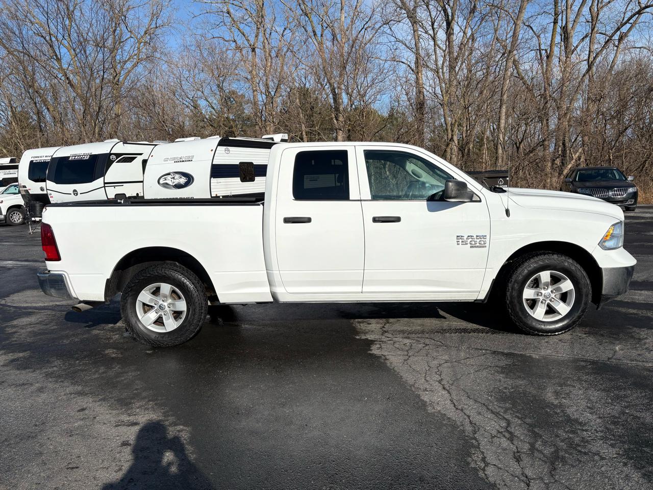 RAM 1500 Classic Tradesman 4x2 Quad Cab 6'4" Box 2021