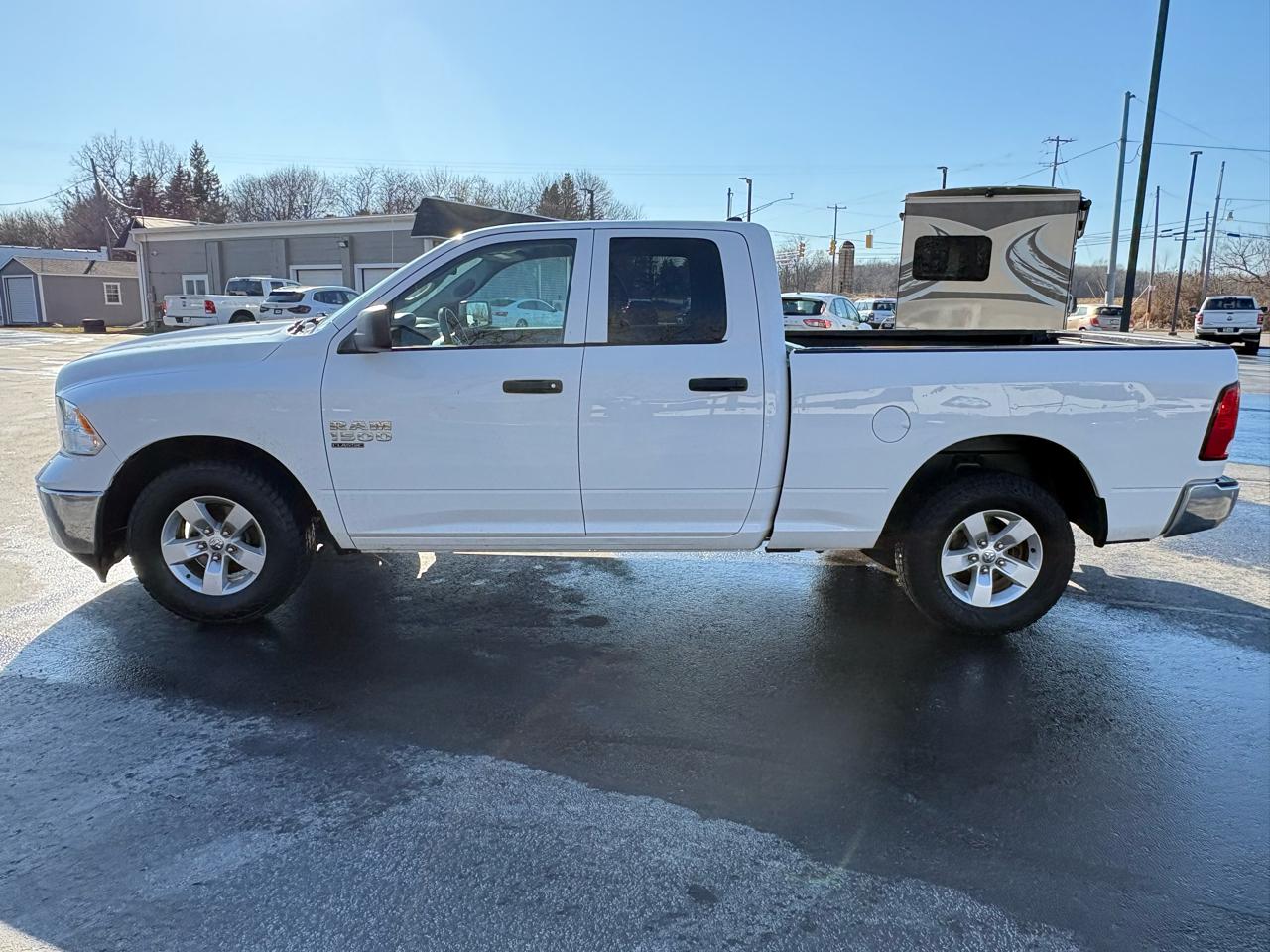 RAM 1500 Classic Tradesman 4x2 Quad Cab 6'4" Box 2021