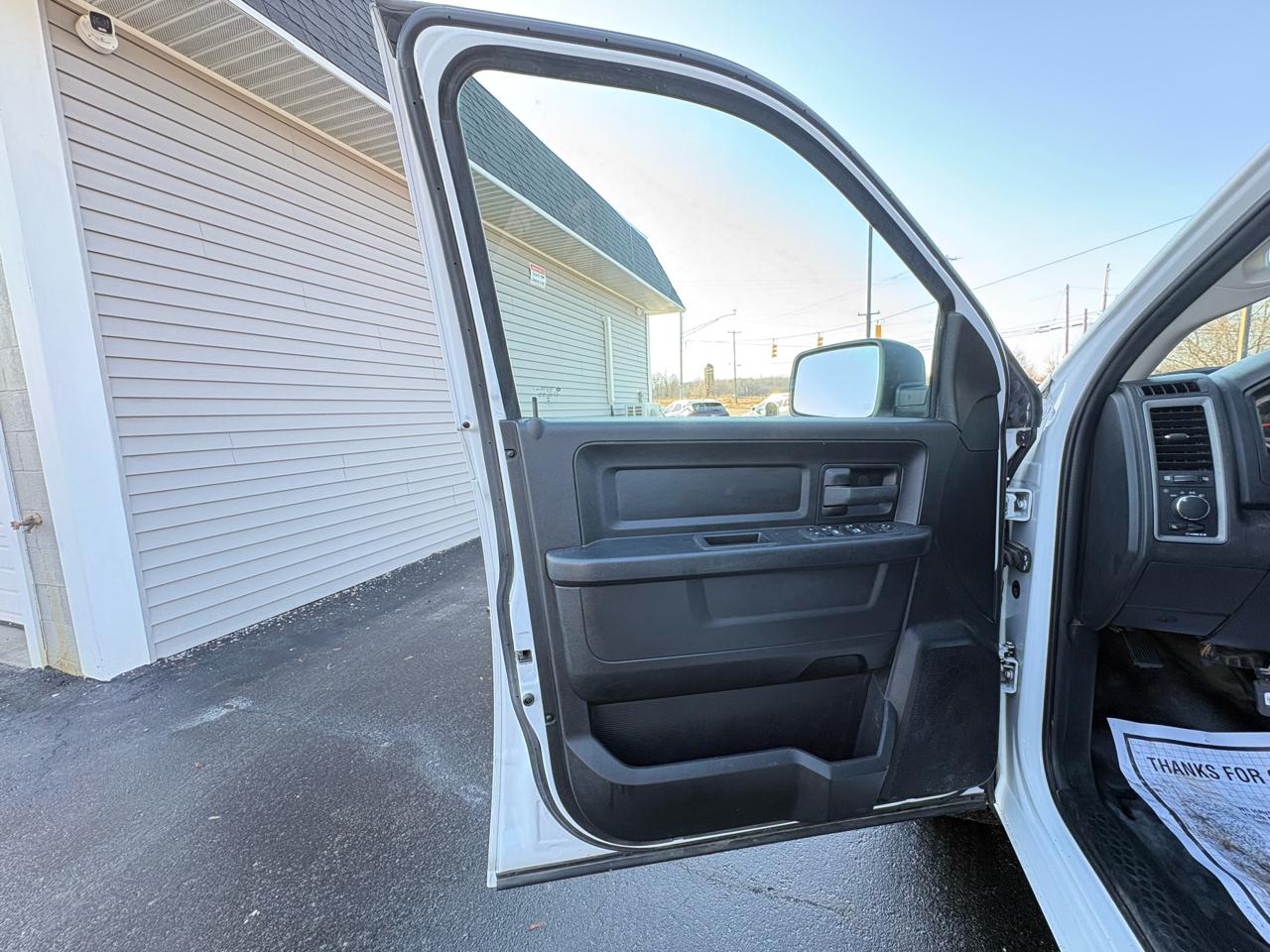 RAM 1500 Classic Tradesman 4x2 Quad Cab 6'4" Box 2021