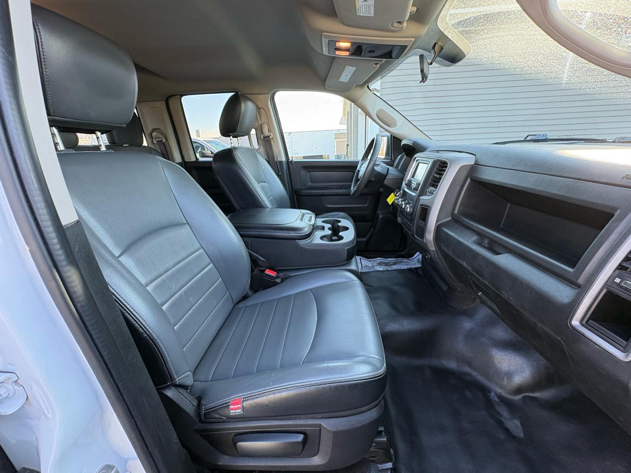 RAM 1500 Classic Tradesman 4x2 Quad Cab 6'4" Box 2021