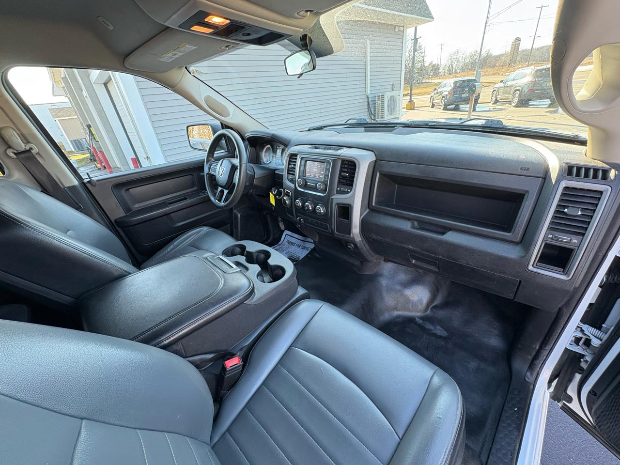 RAM 1500 Classic Tradesman 4x2 Quad Cab 6'4" Box 2021