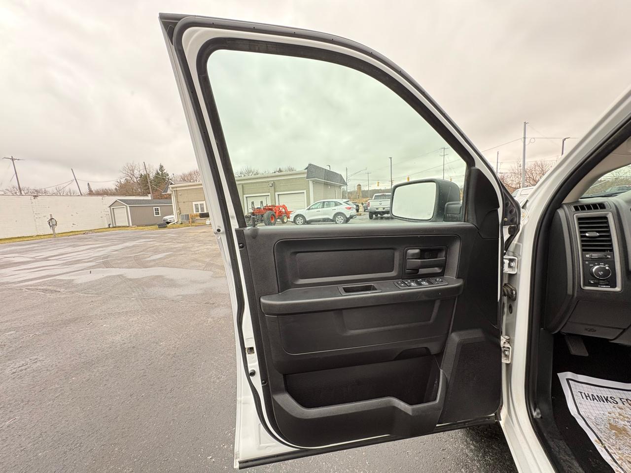 RAM 1500 Classic Express 4x4 Quad Cab 6'4" Box 2019