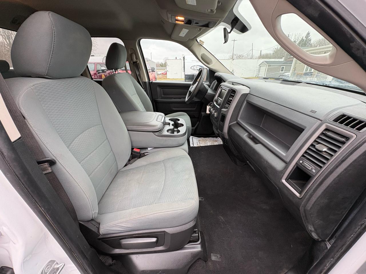 RAM 1500 Classic Express 4x4 Quad Cab 6'4" Box 2019