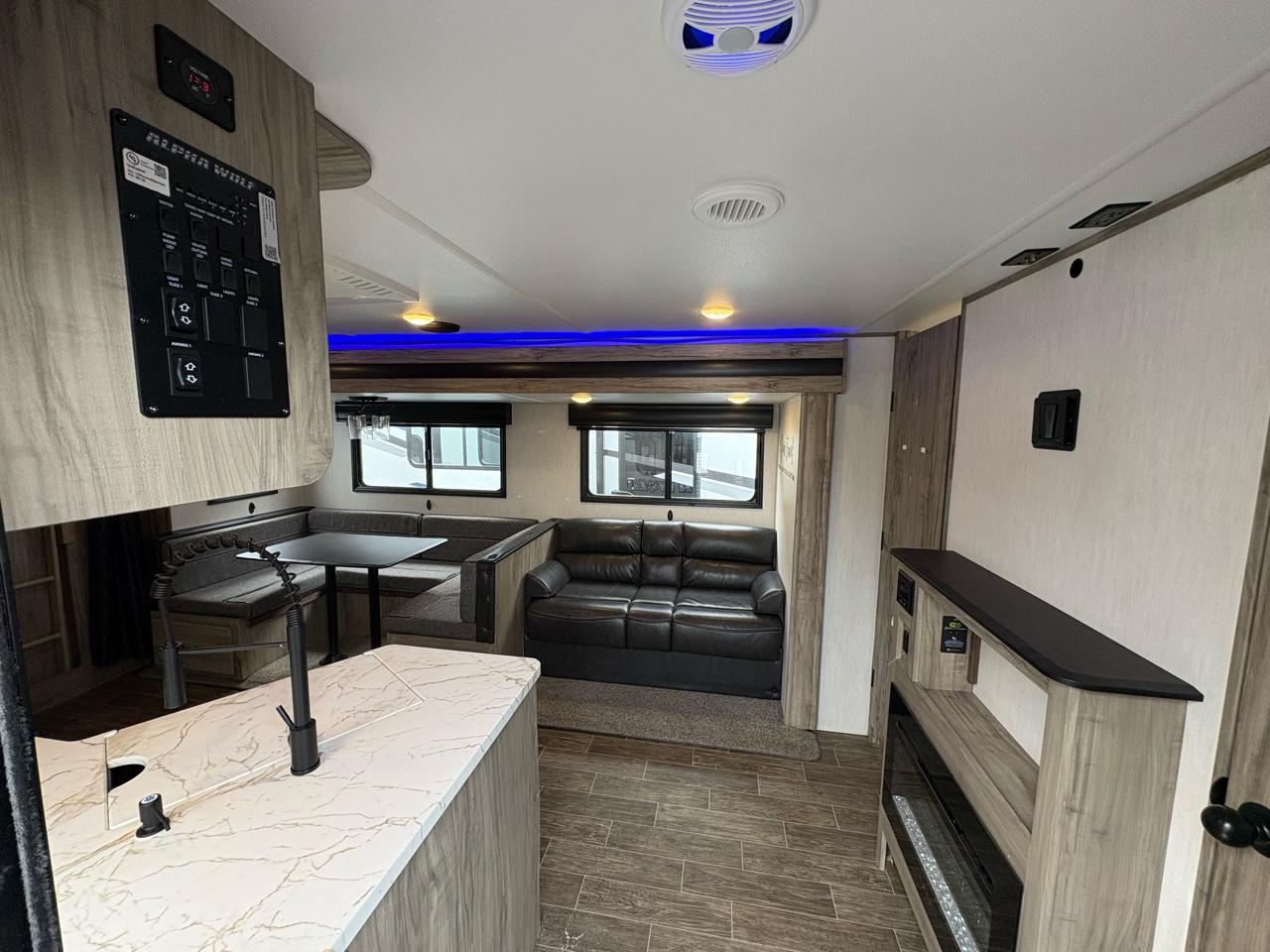 Forest River Alpha Wolf  2021