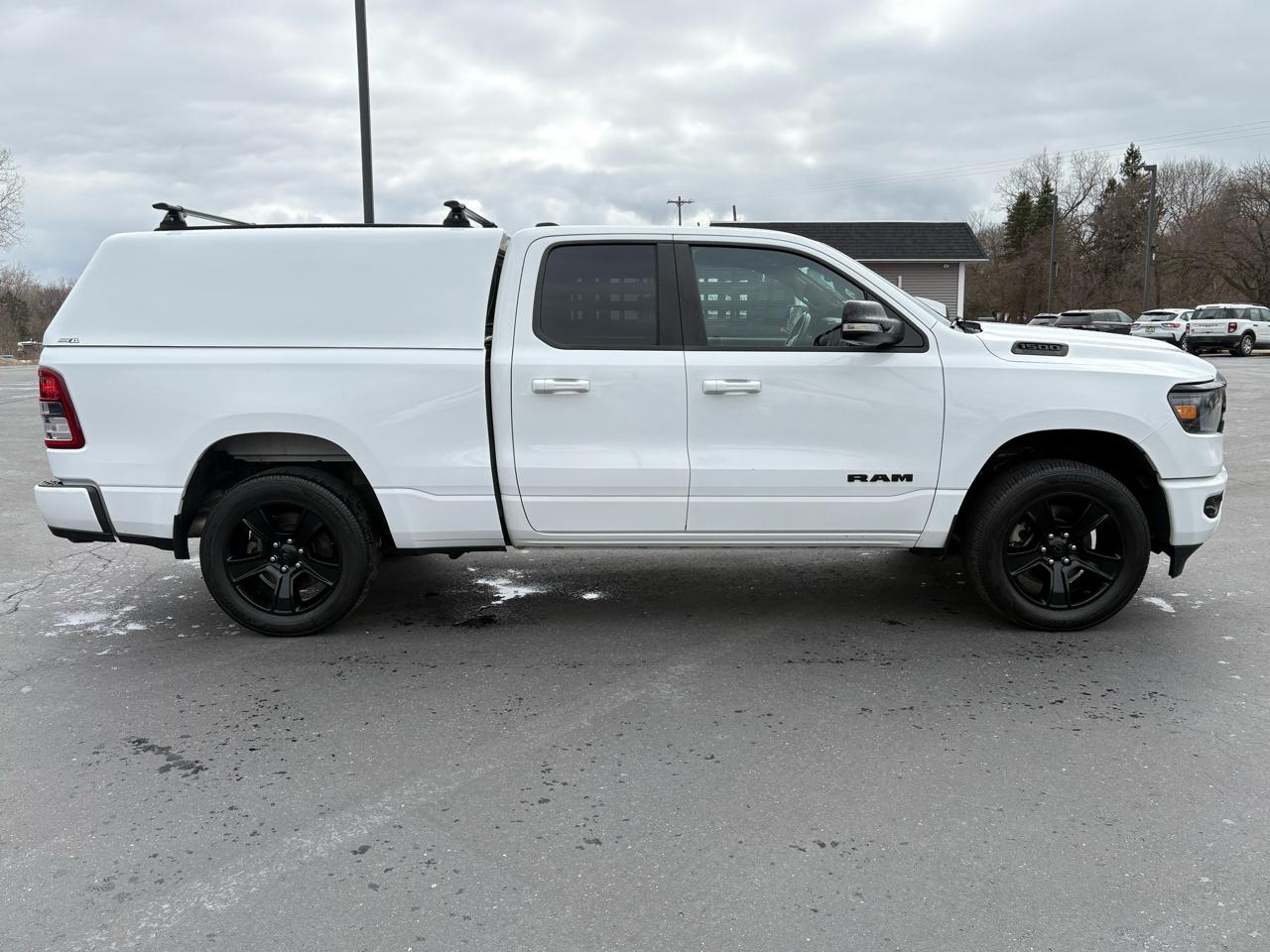 RAM 1500 Big Horn 4x4 Quad Cab 6'4" Box 2021