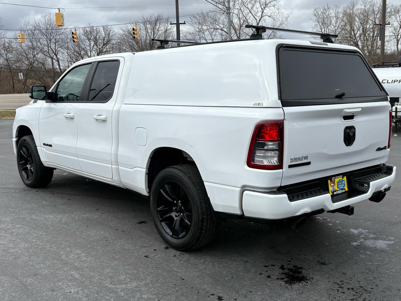 RAM 1500 Big Horn 4x4 Quad Cab 6'4" Box 2021