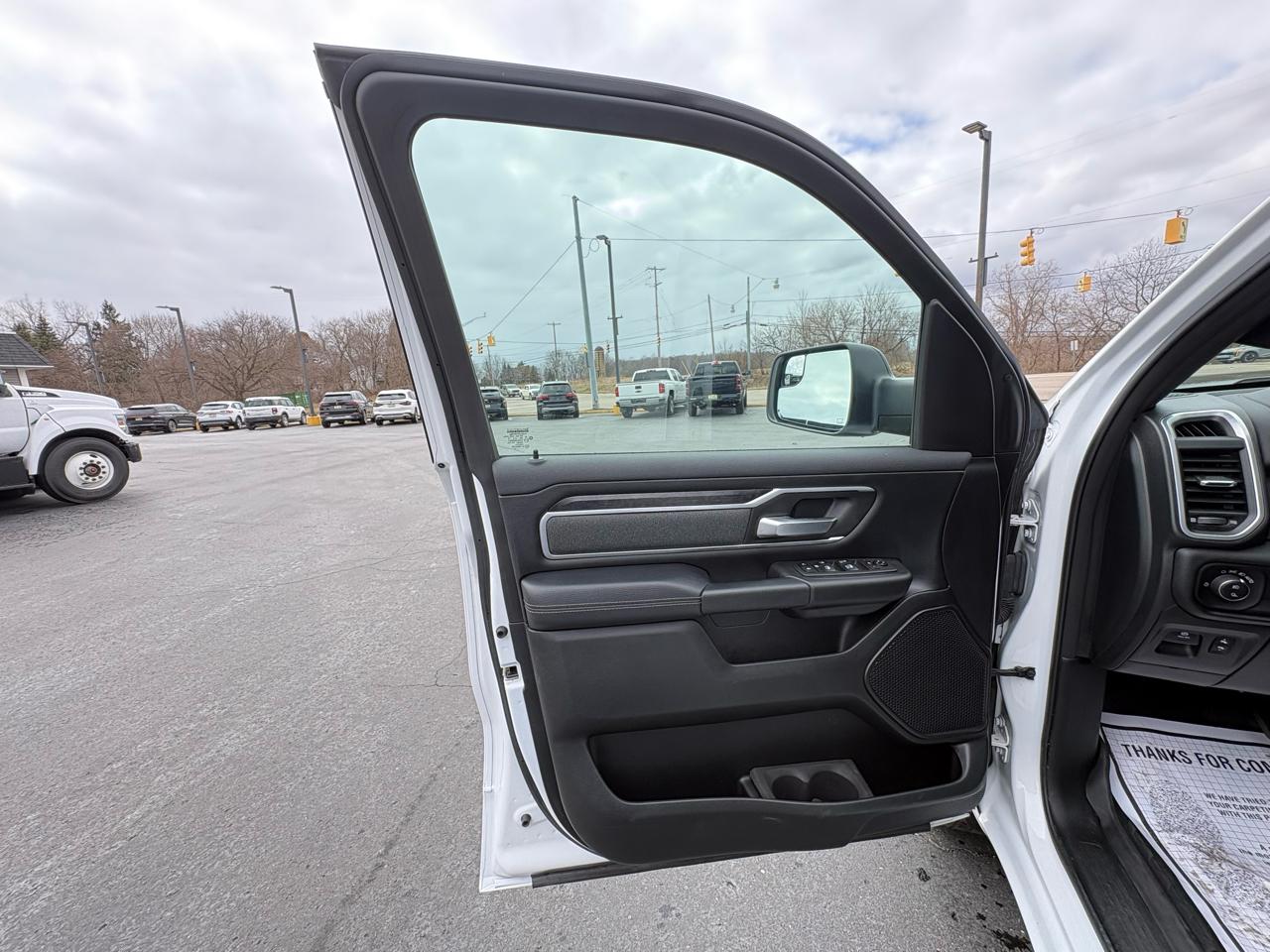 RAM 1500 Big Horn 4x4 Quad Cab 6'4" Box 2021