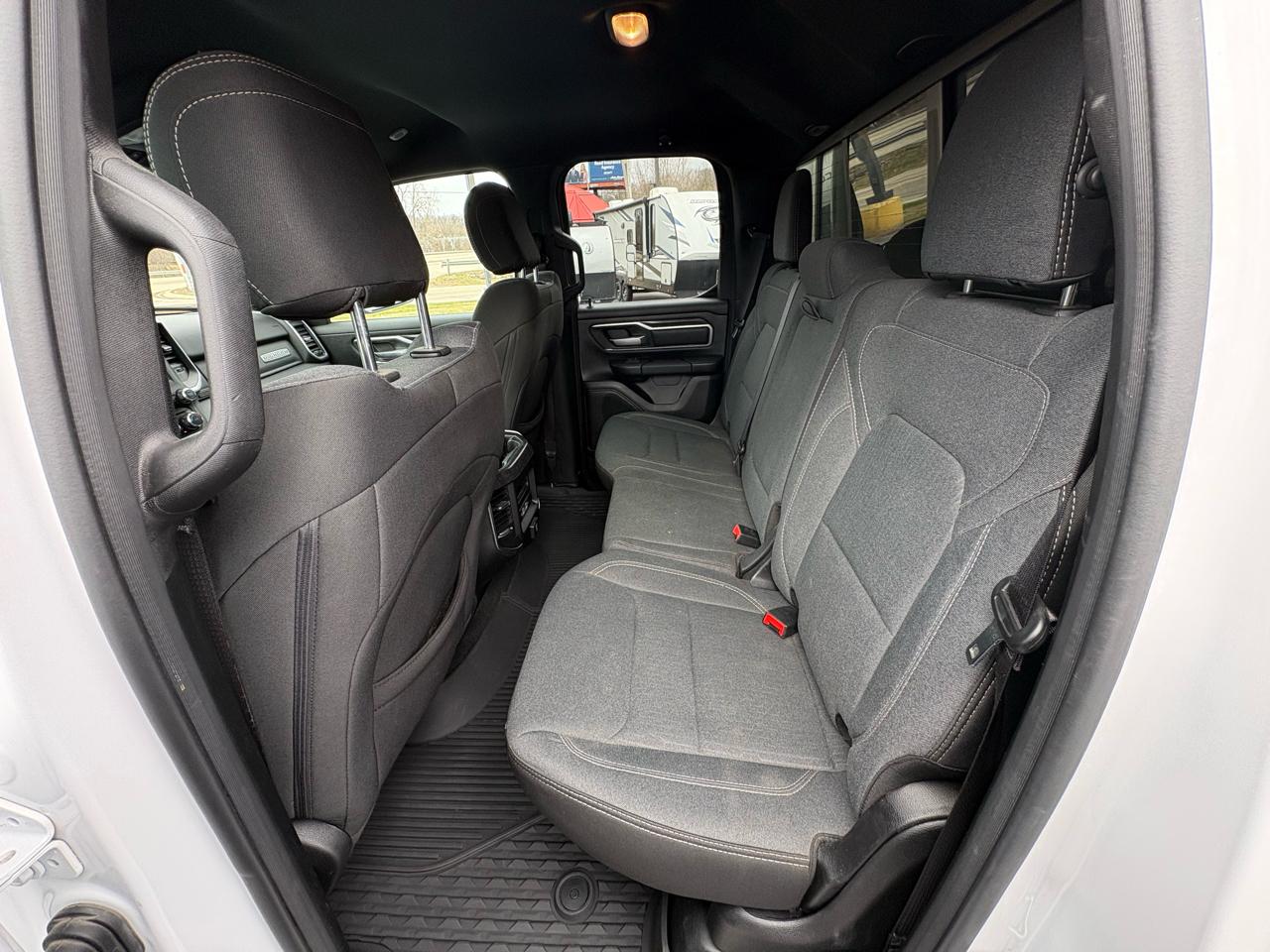 RAM 1500 Big Horn 4x4 Quad Cab 6'4" Box 2021