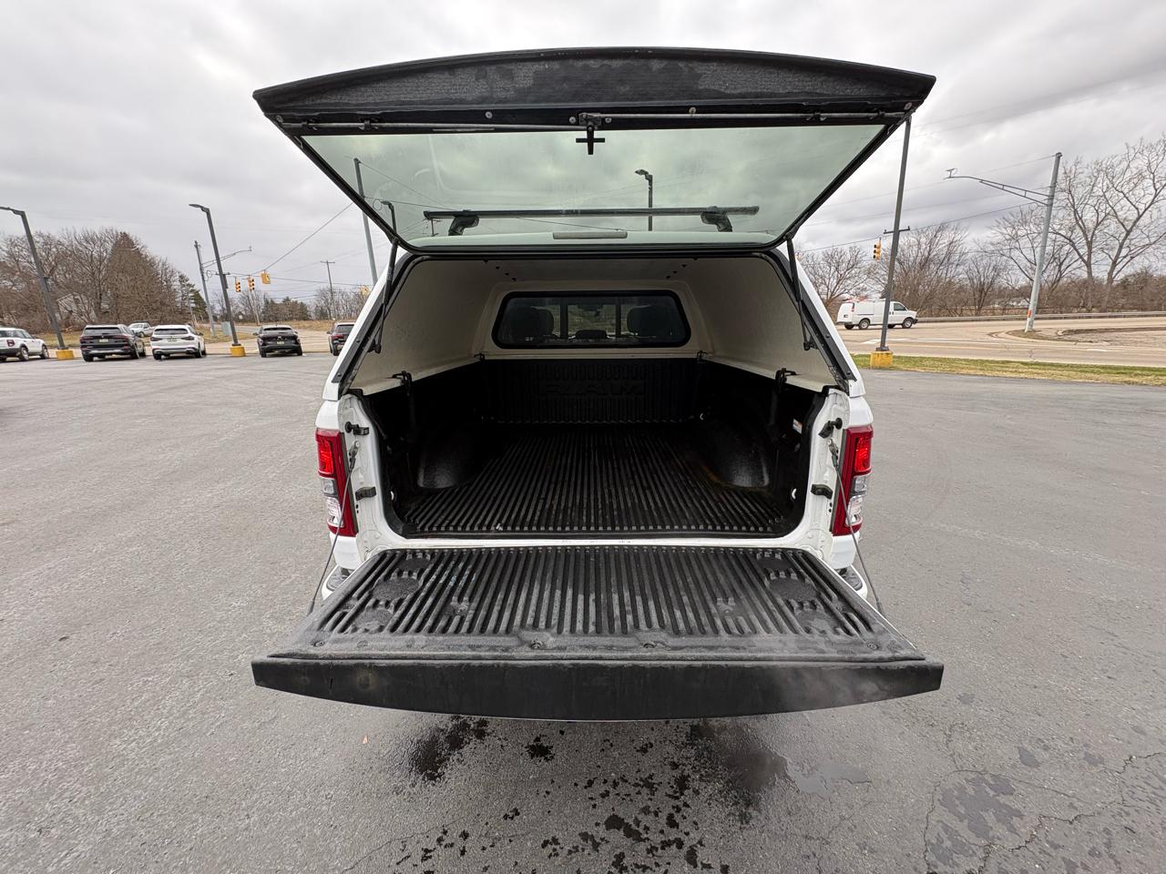 RAM 1500 Big Horn 4x4 Quad Cab 6'4" Box 2021