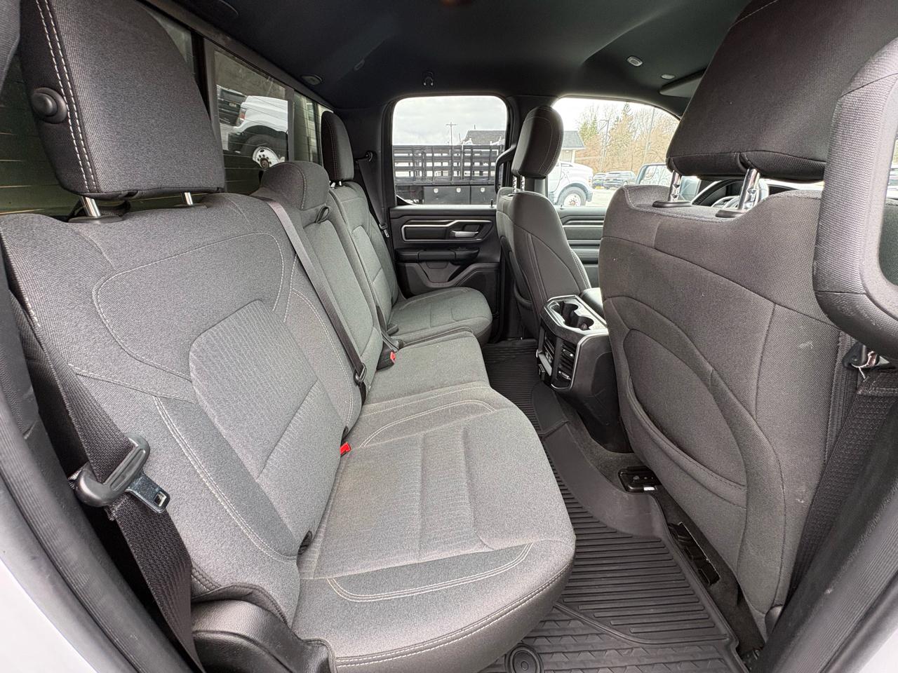 RAM 1500 Big Horn 4x4 Quad Cab 6'4" Box 2021