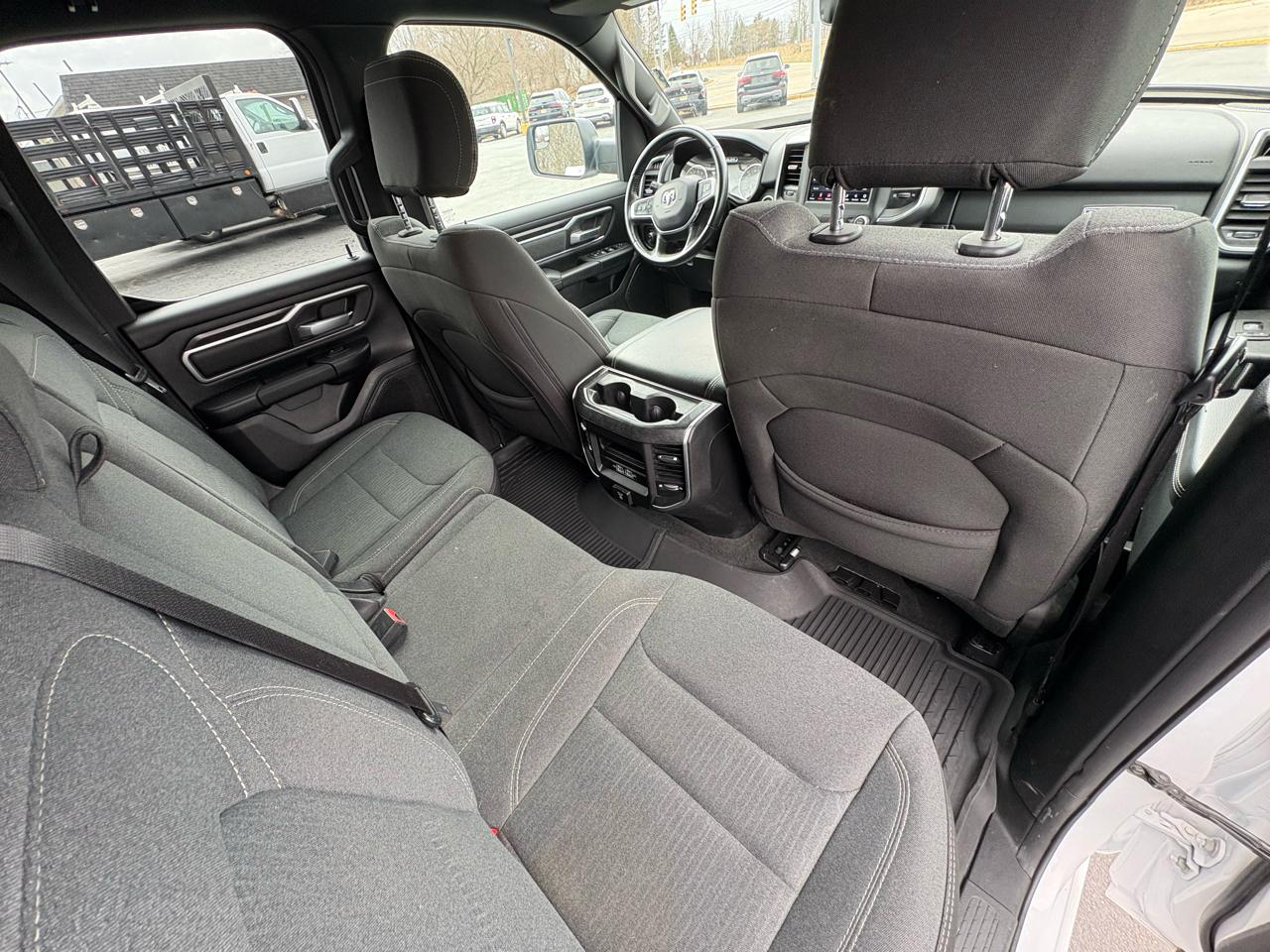 RAM 1500 Big Horn 4x4 Quad Cab 6'4" Box 2021