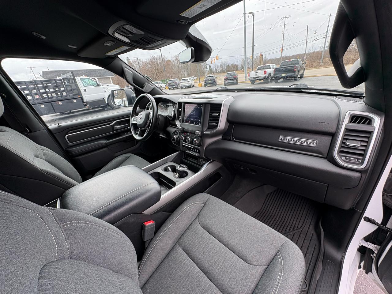 RAM 1500 Big Horn 4x4 Quad Cab 6'4" Box 2021