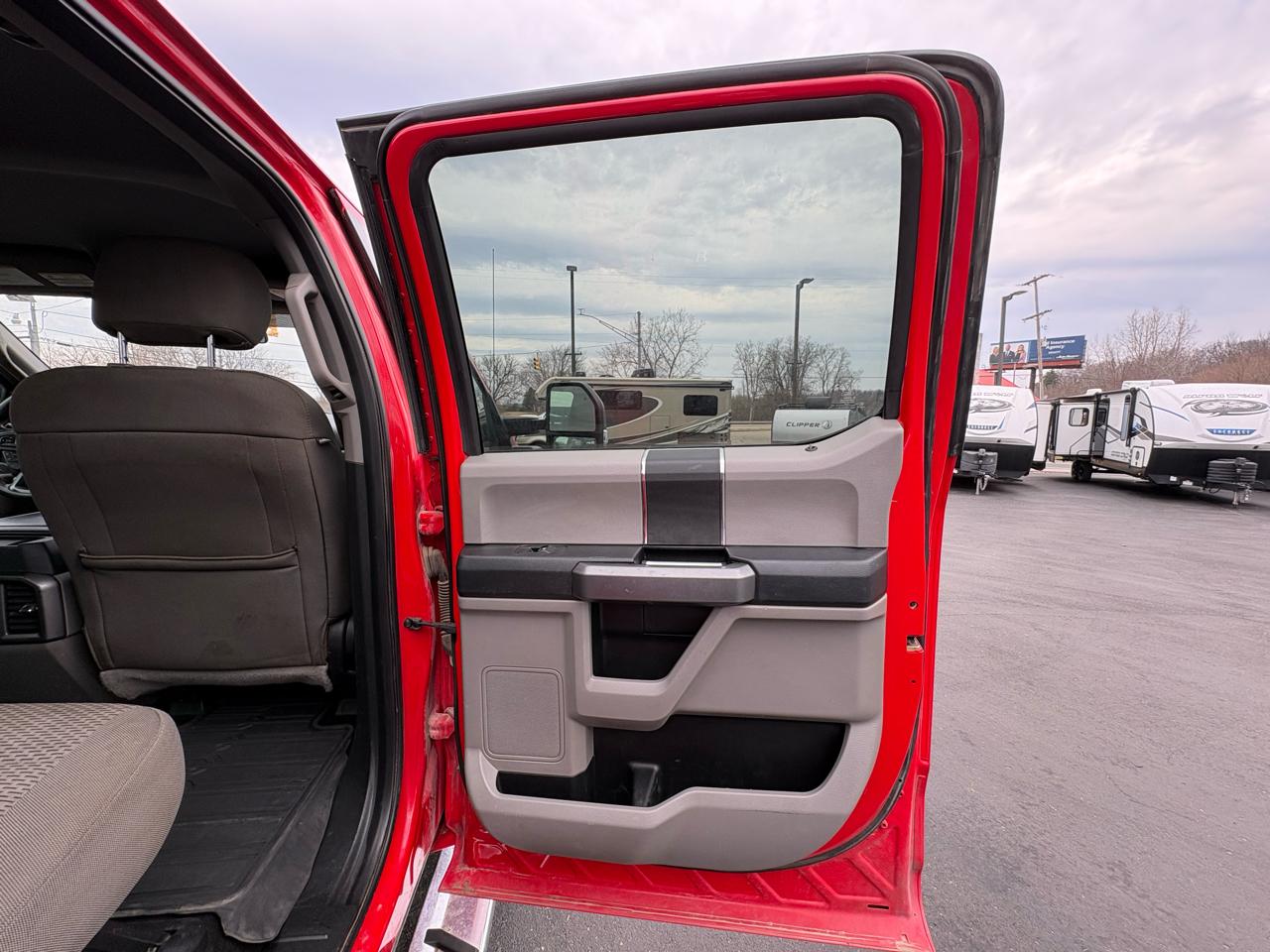 Ford Super Duty F-350 SRW King Ranch 4WD Crew Cab 8' Box 2018