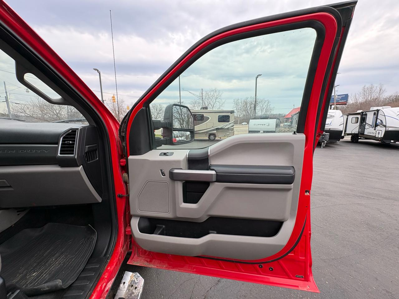 Ford Super Duty F-350 SRW King Ranch 4WD Crew Cab 8' Box 2018