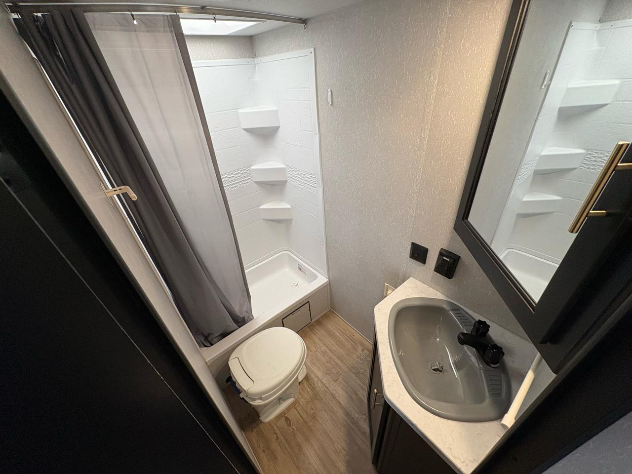 Forest River Cherokee  2021