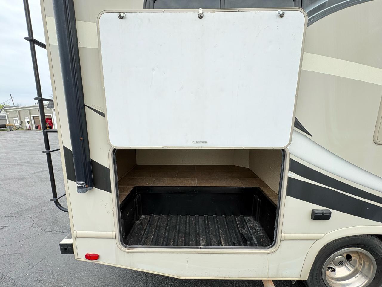 Ford E-Series Cutaway  2018