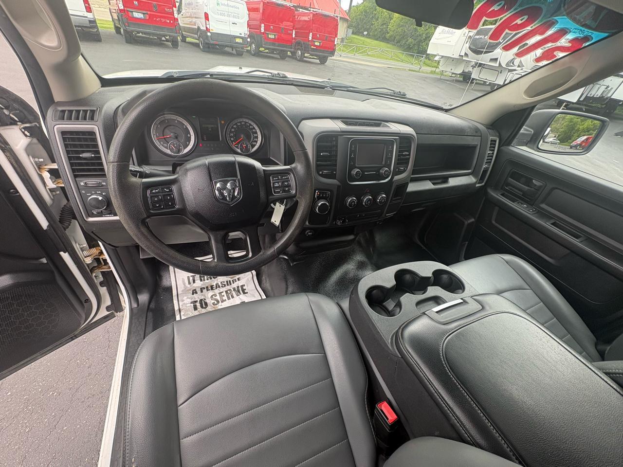 RAM 1500 Classic Tradesman 4x2 Quad Cab 6'4" Box 2021