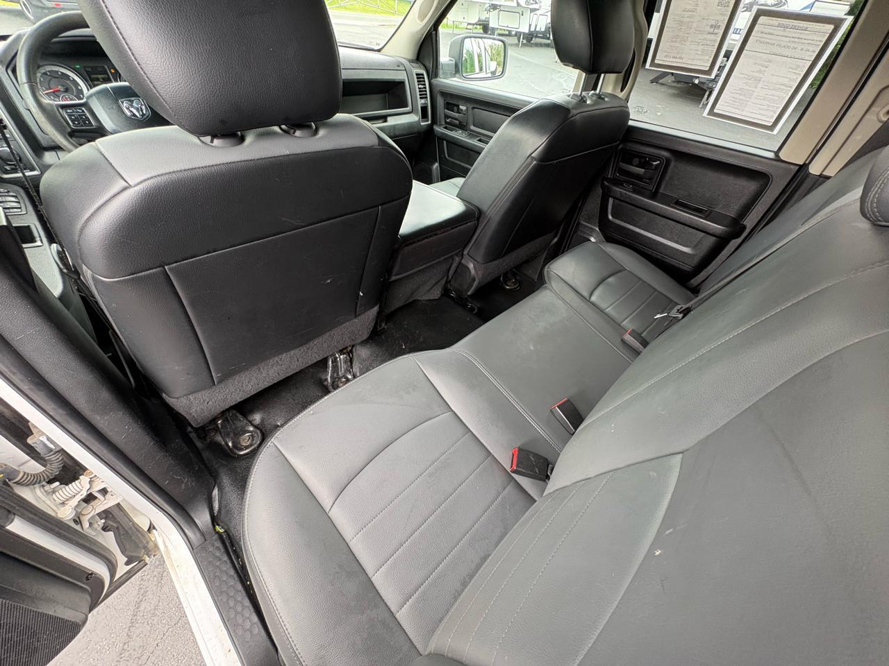 RAM 1500 Classic Tradesman 4x2 Quad Cab 6'4" Box 2021