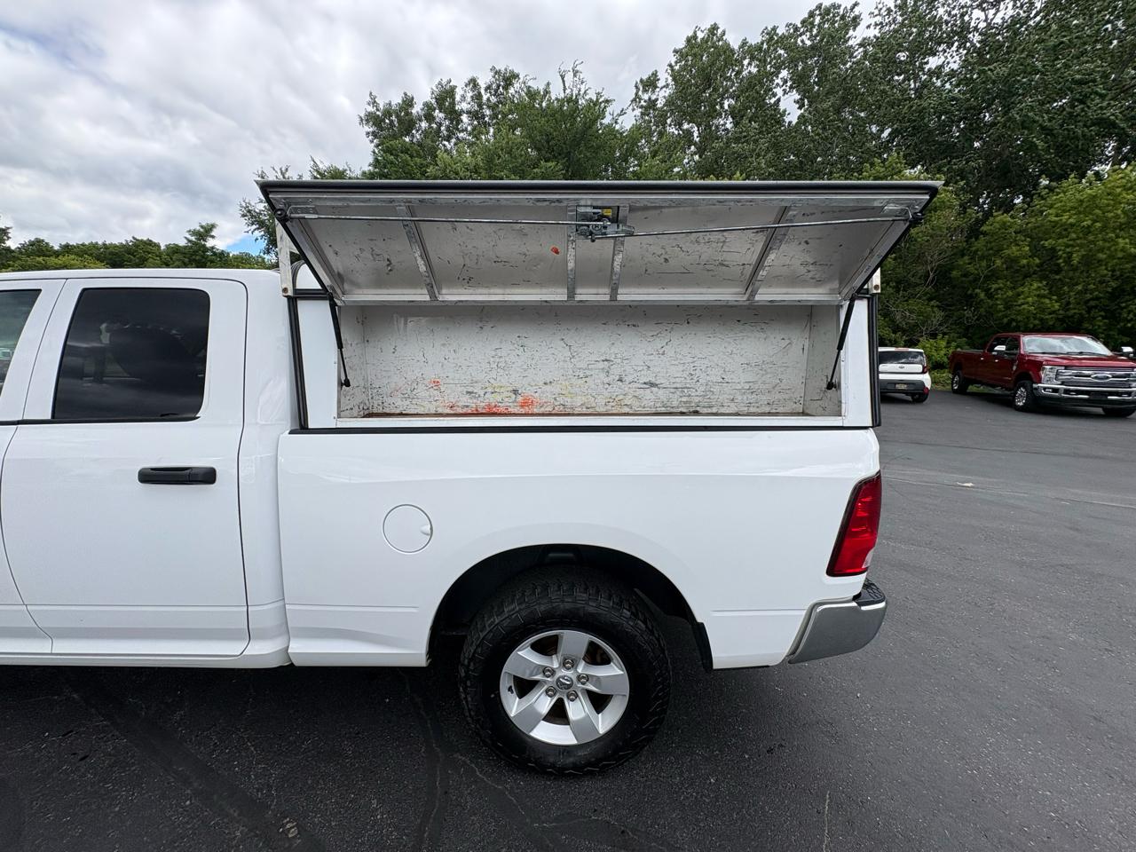 RAM 1500 Classic Tradesman 4x2 Quad Cab 6'4" Box 2021