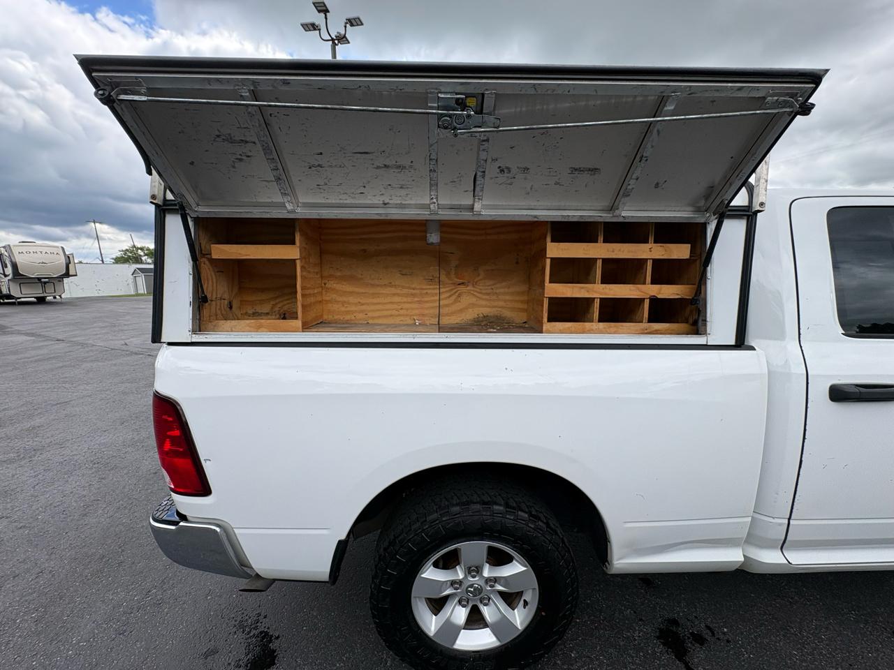 RAM 1500 Classic Tradesman 4x2 Quad Cab 6'4" Box 2021