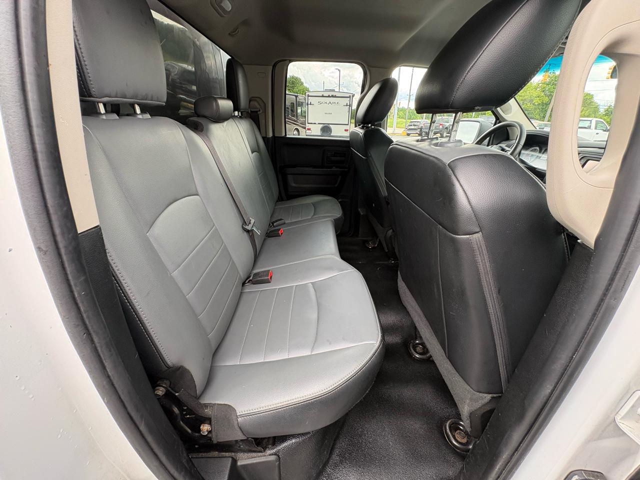 RAM 1500 Classic Tradesman 4x2 Quad Cab 6'4" Box 2021