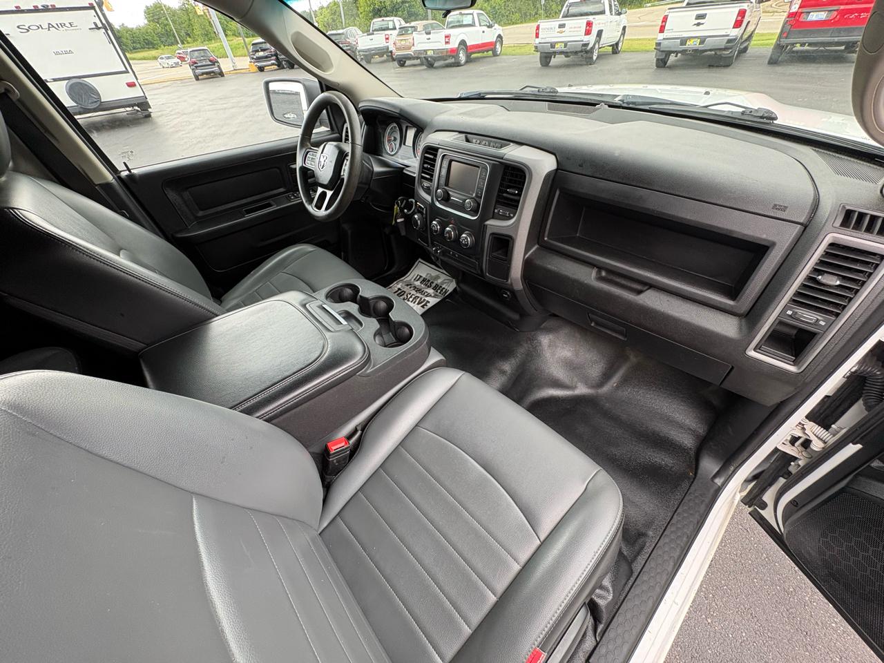 RAM 1500 Classic Tradesman 4x2 Quad Cab 6'4" Box 2021