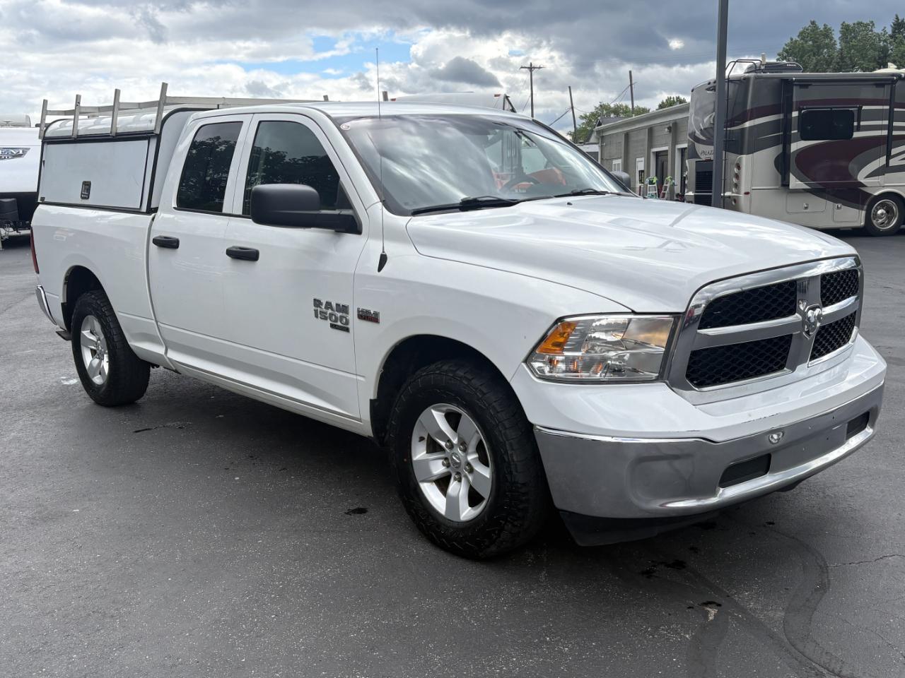 RAM 1500 Classic Tradesman 4x2 Quad Cab 6'4" Box 2021