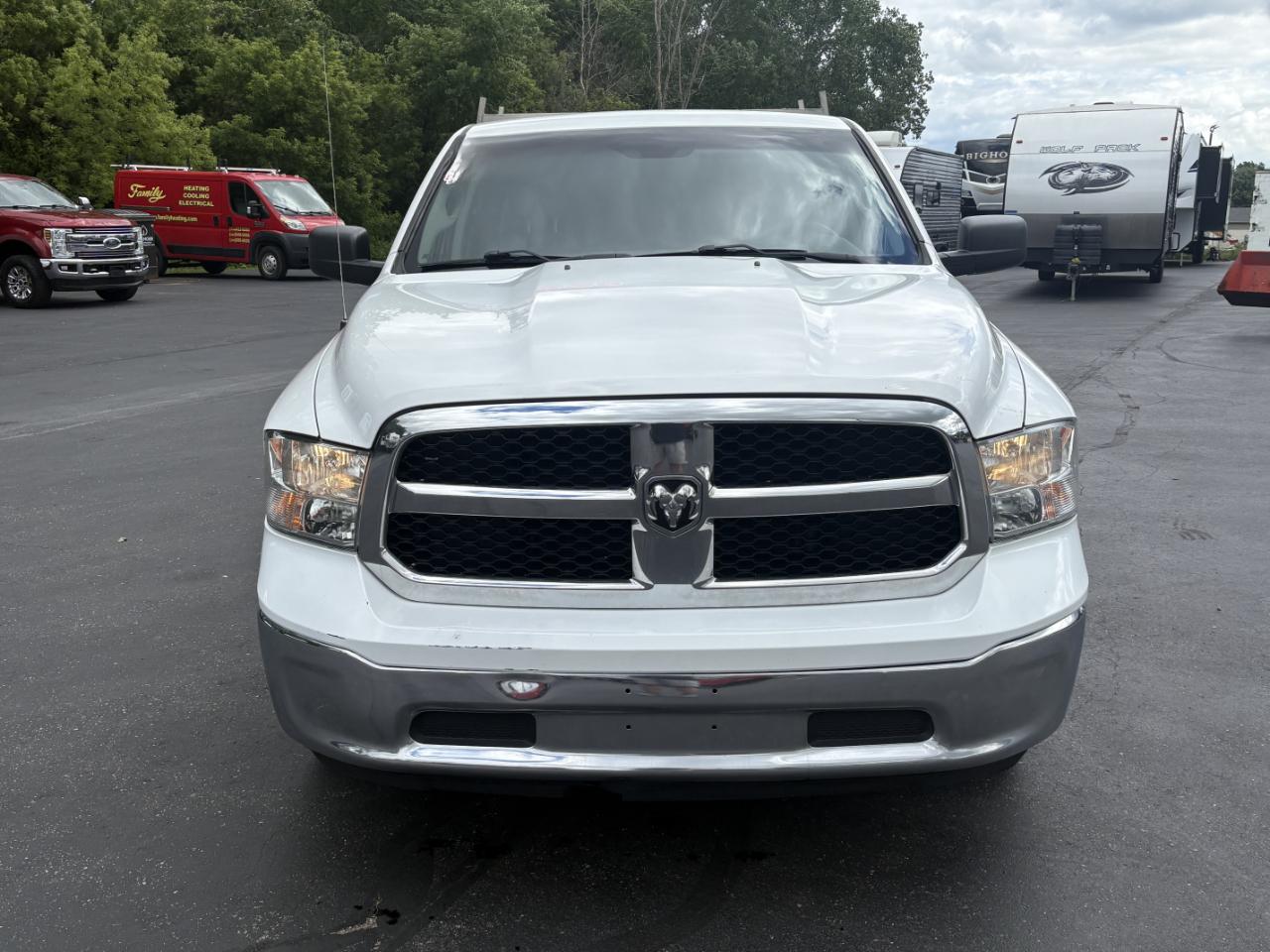 RAM 1500 Classic Tradesman 4x2 Quad Cab 6'4" Box 2021