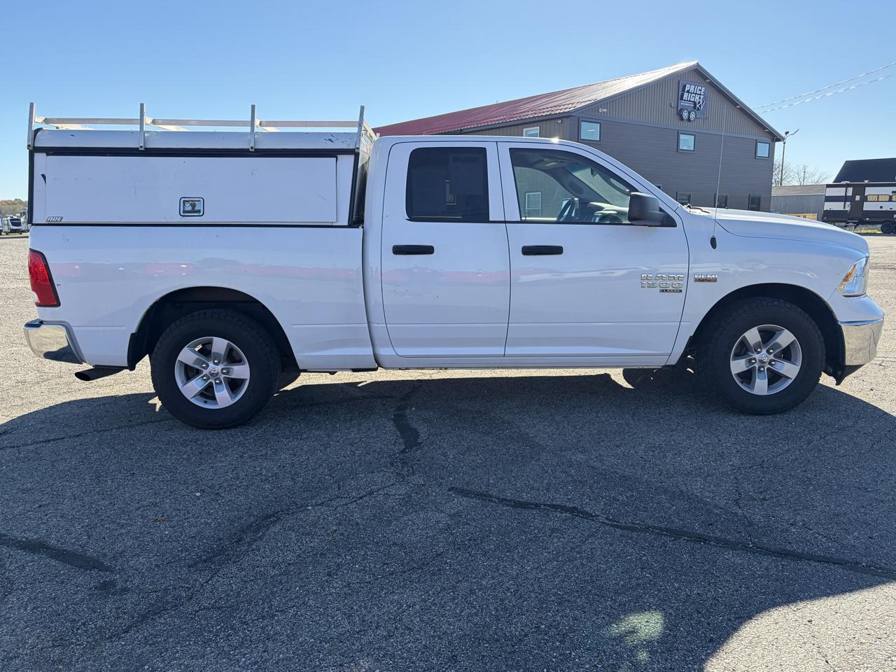 RAM 1500 Classic Tradesman 4x2 Quad Cab 6'4" Box 2021