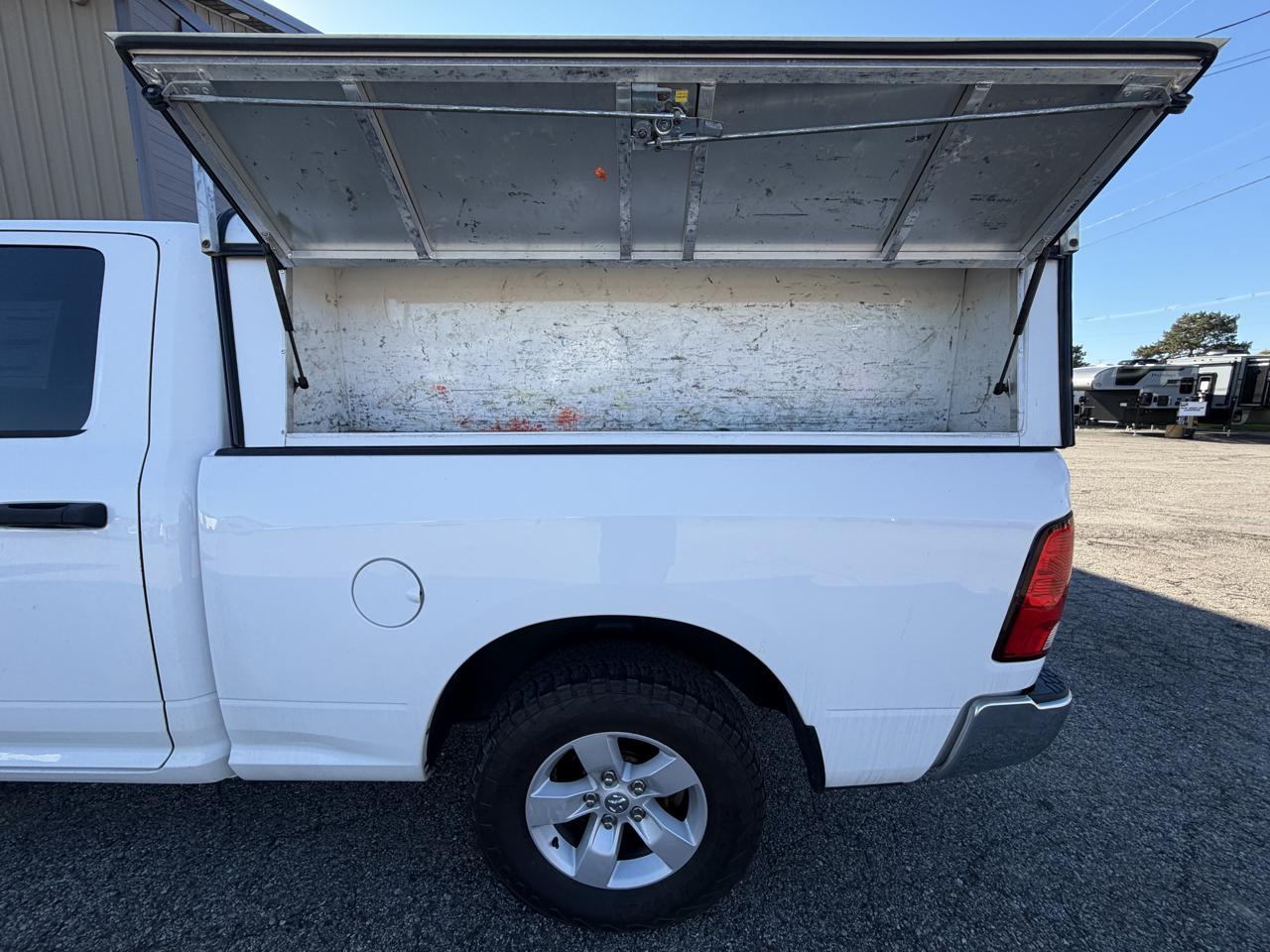 RAM 1500 Classic Tradesman 4x2 Quad Cab 6'4" Box 2021