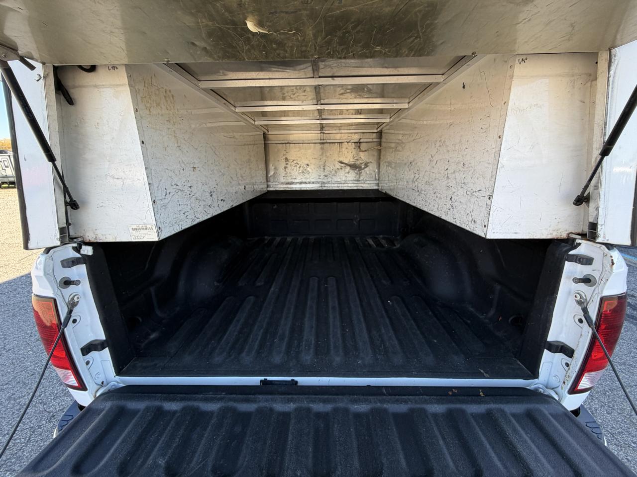RAM 1500 Classic Tradesman 4x2 Quad Cab 6'4" Box 2021