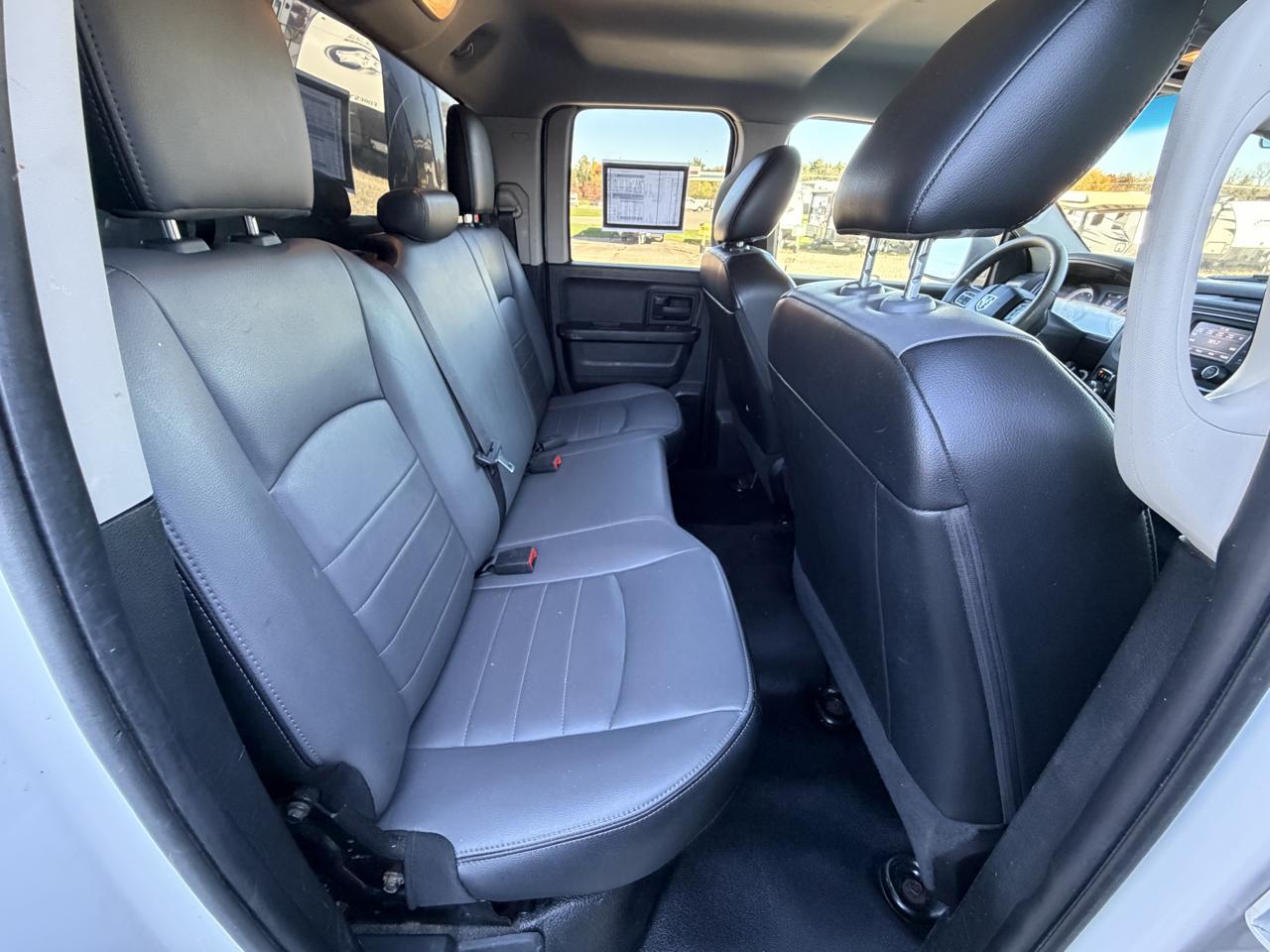 RAM 1500 Classic Tradesman 4x2 Quad Cab 6'4" Box 2021