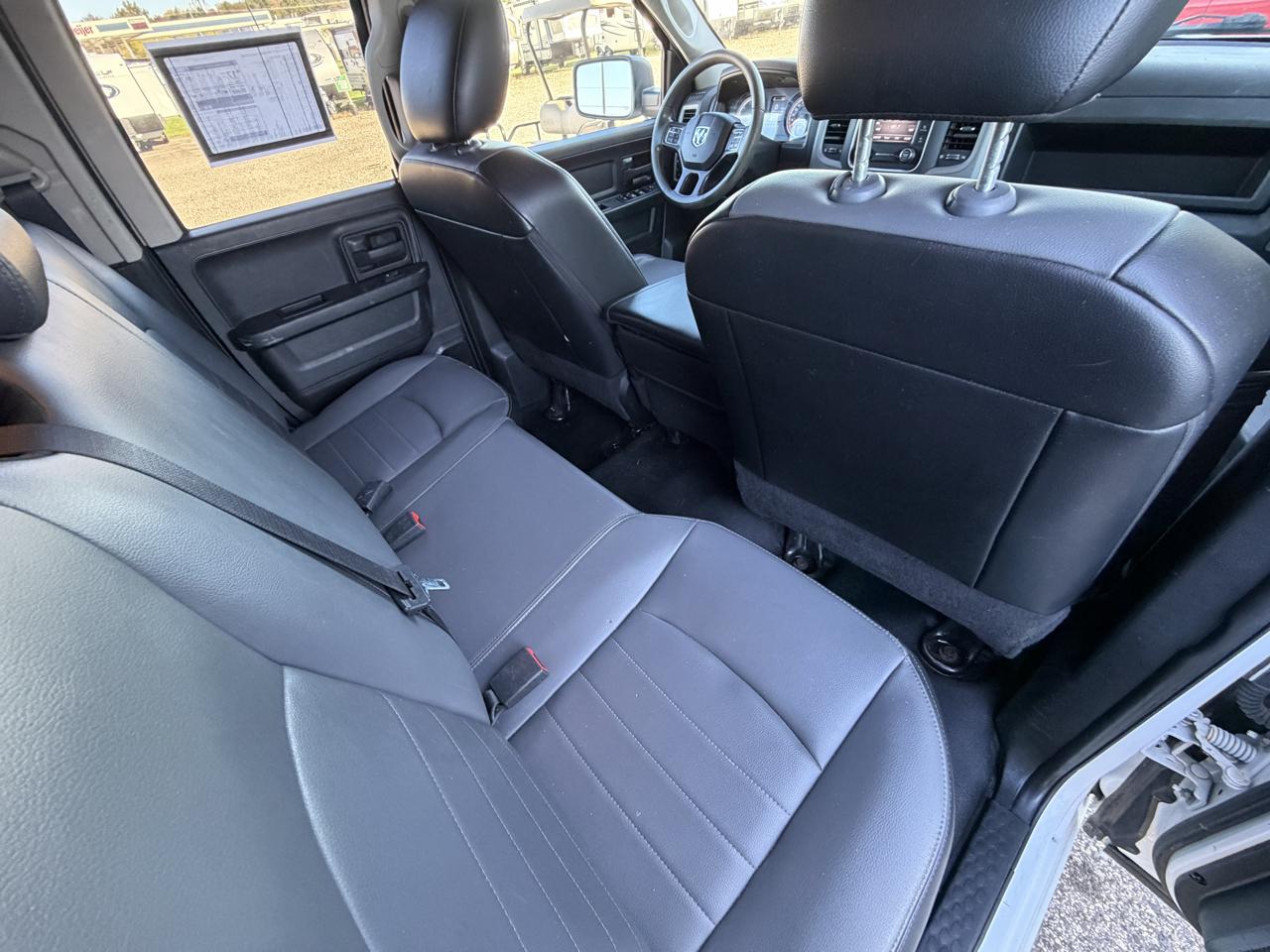 RAM 1500 Classic Tradesman 4x2 Quad Cab 6'4" Box 2021