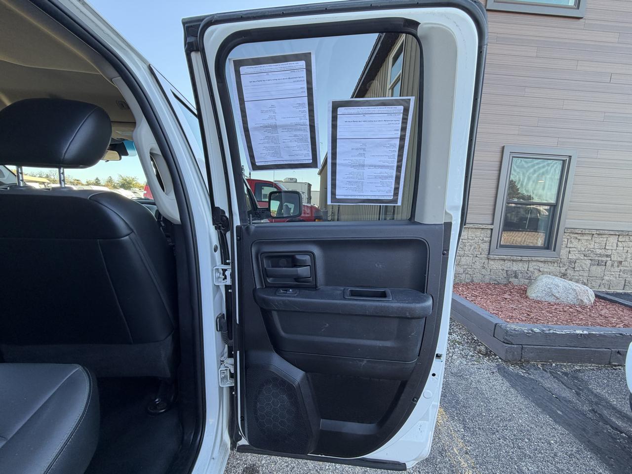 RAM 1500 Classic Tradesman 4x2 Quad Cab 6'4" Box 2021