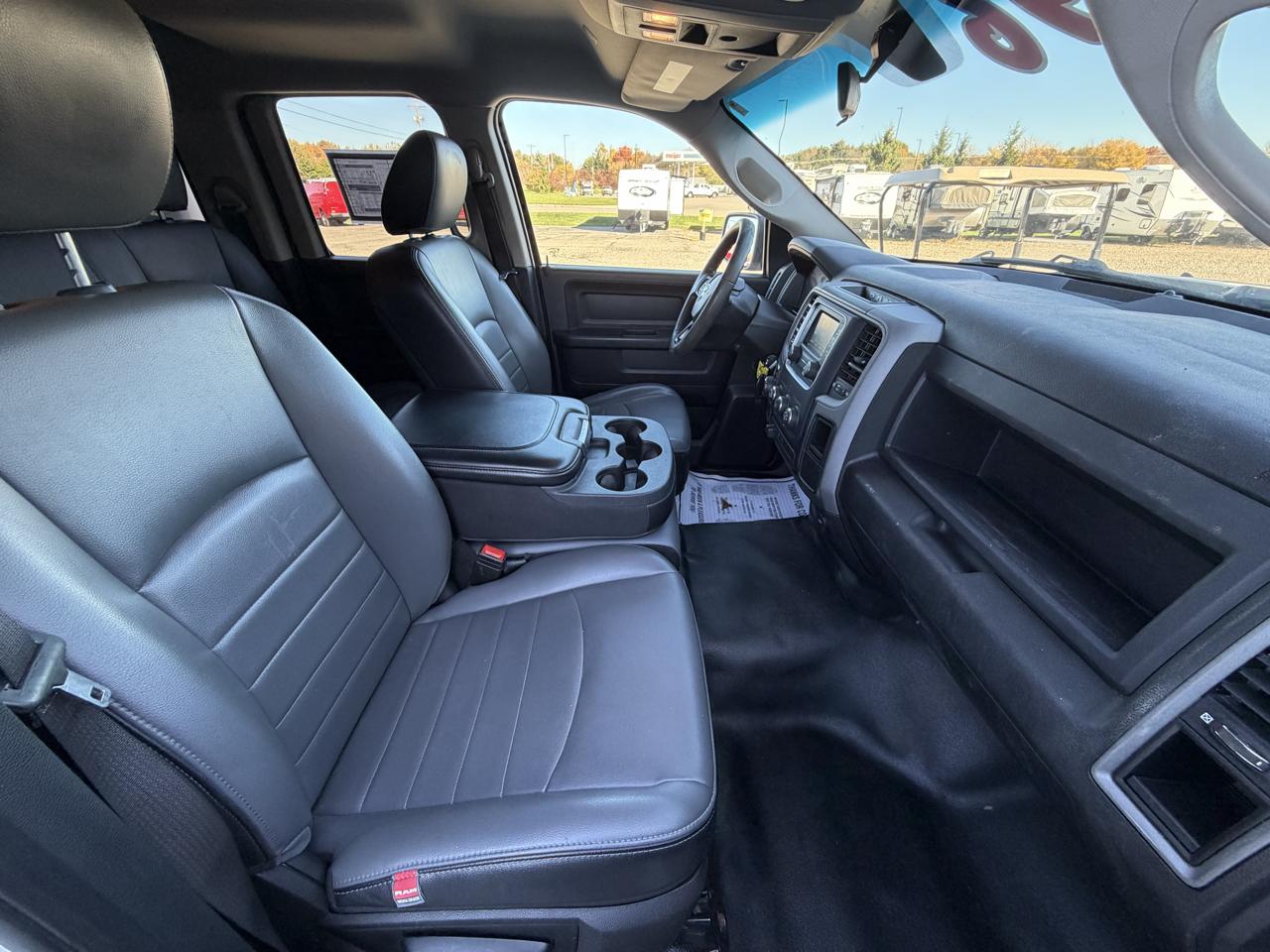 RAM 1500 Classic Tradesman 4x2 Quad Cab 6'4" Box 2021