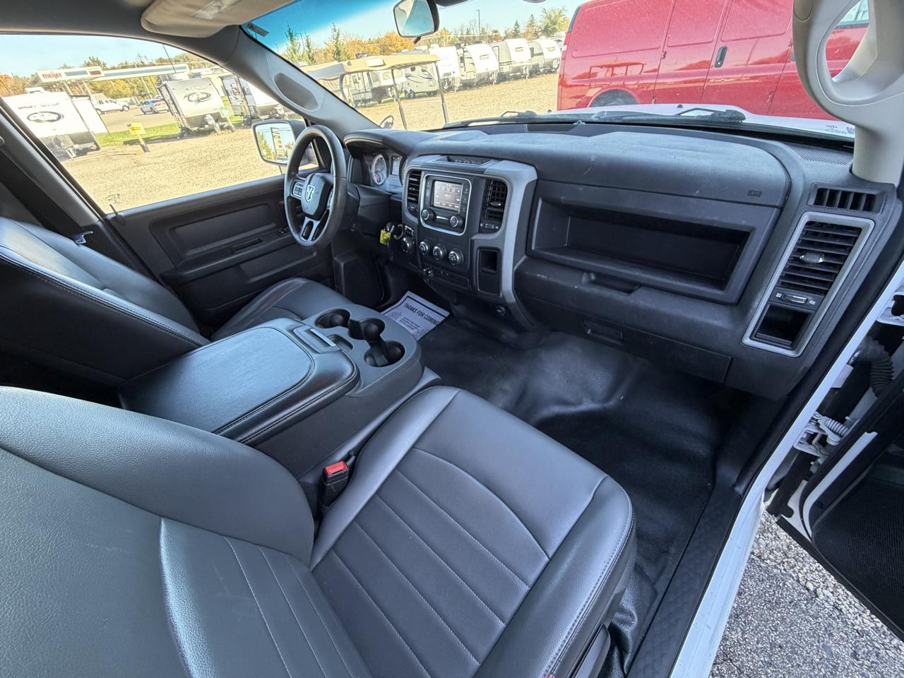 RAM 1500 Classic Tradesman 4x2 Quad Cab 6'4" Box 2021