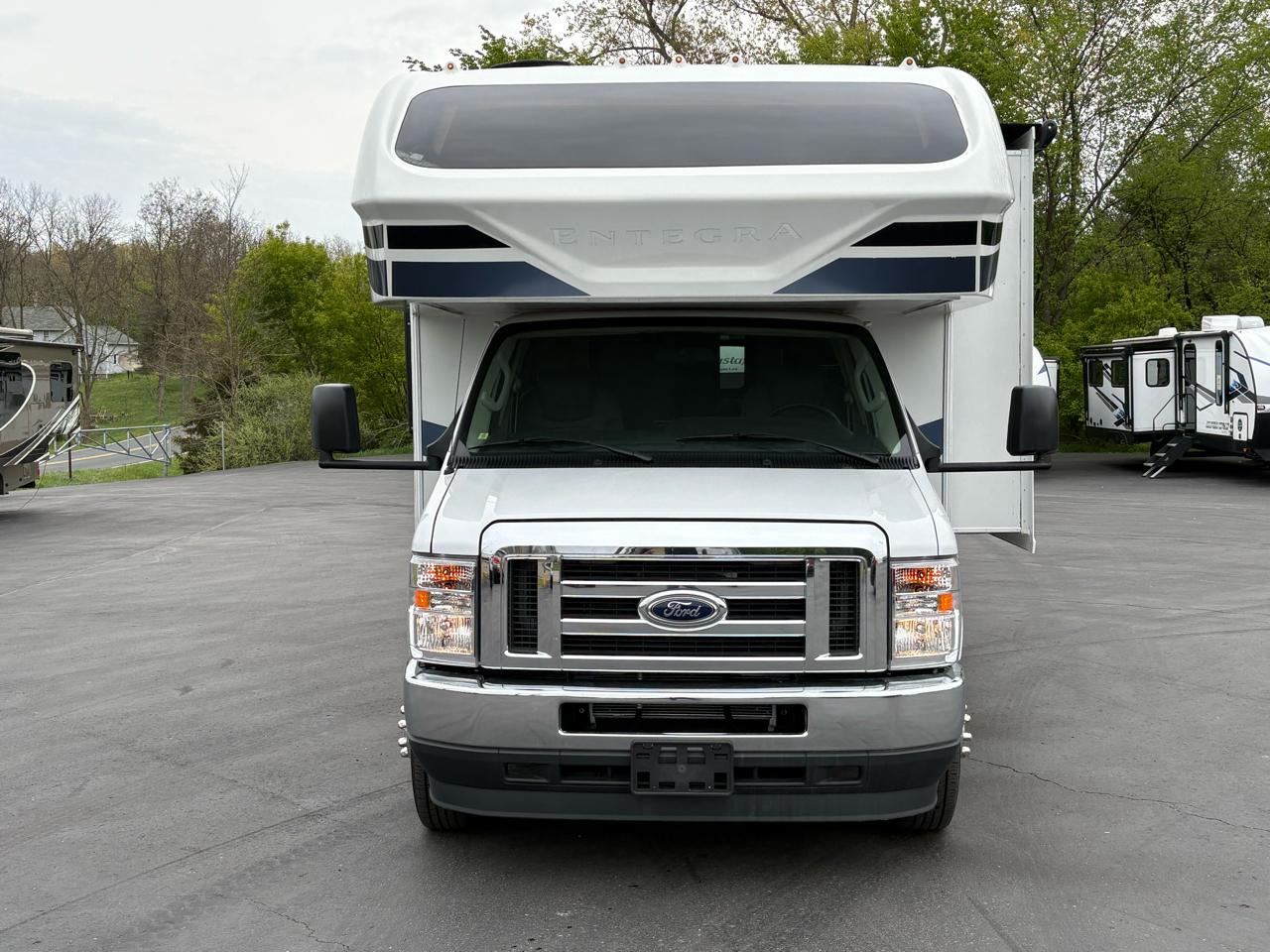 Ford E-Series Cutaway  2021